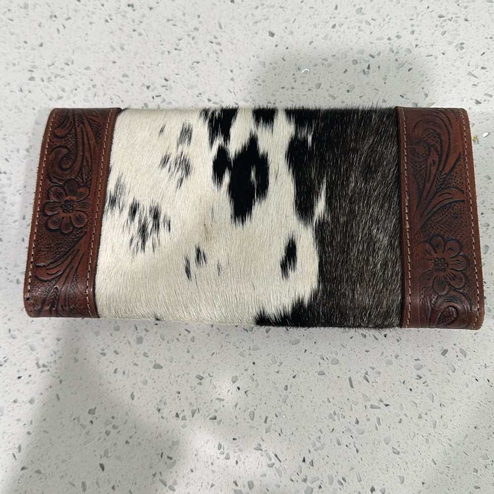 Cowhide wallet - Picture 2 of 4